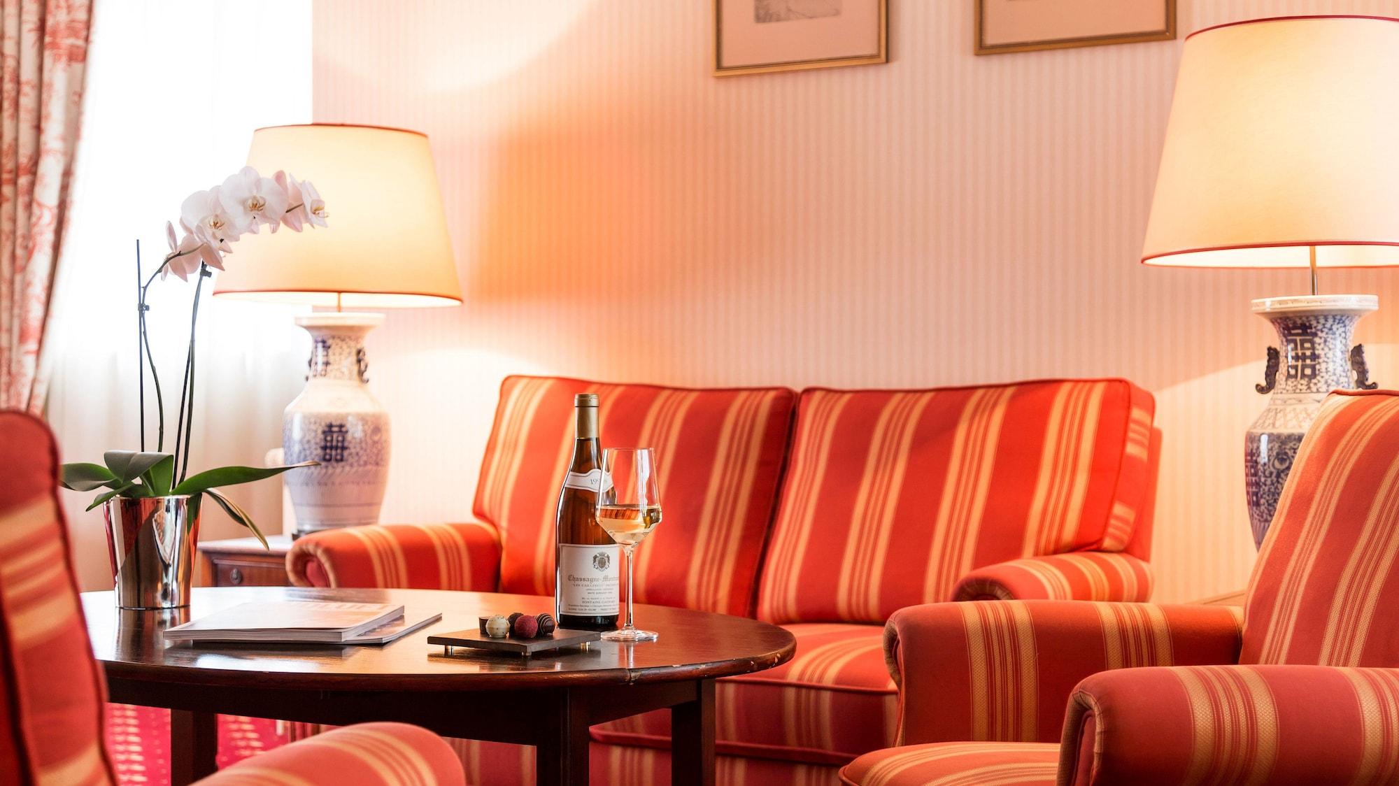 Althoff Hotel Fuerstenhof Celle Exterior foto A living room in a hotel