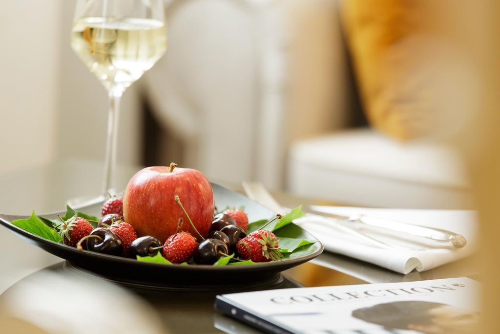 Althoff Hotel Fuerstenhof Celle Exterior foto Fruit and wine