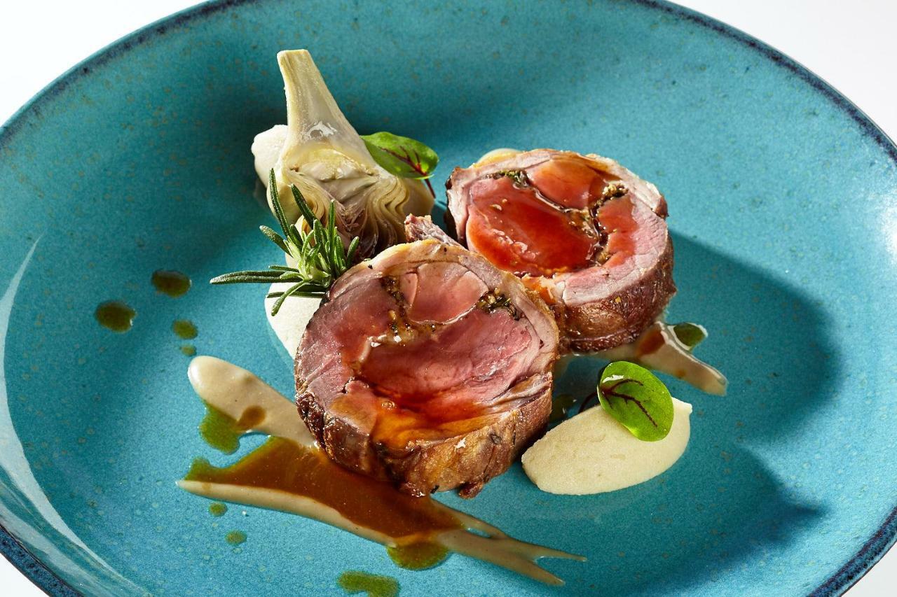 Althoff Hotel Fuerstenhof Celle Exterior foto A prepared saddle of lamb
